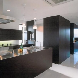 名古屋市Ｎ邸・リゾートホテル感覚の日常空間-洗練されたモダンなキッチン