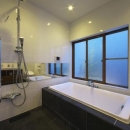 Ｍ邸・スタイリッシュな和の家の写真 シンプルモダンな浴室