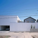 『sukatto』厳しい気候でも活力ある暮らしができる家の写真 白基調のシンプルな外観