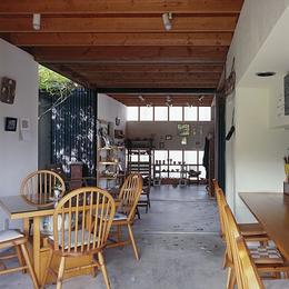 『知多の家』～緑のオアシス～（gallery & dining cafe） (カフェから中庭・ダイニング　２)