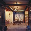 『知多の家』～緑のオアシス～（gallery & dining cafe）の写真 中庭テラス（夕景）