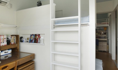 子供部屋-二段ベッドを造作｜K邸・小さな個室と大きなリビング、心地のよい暮らし方