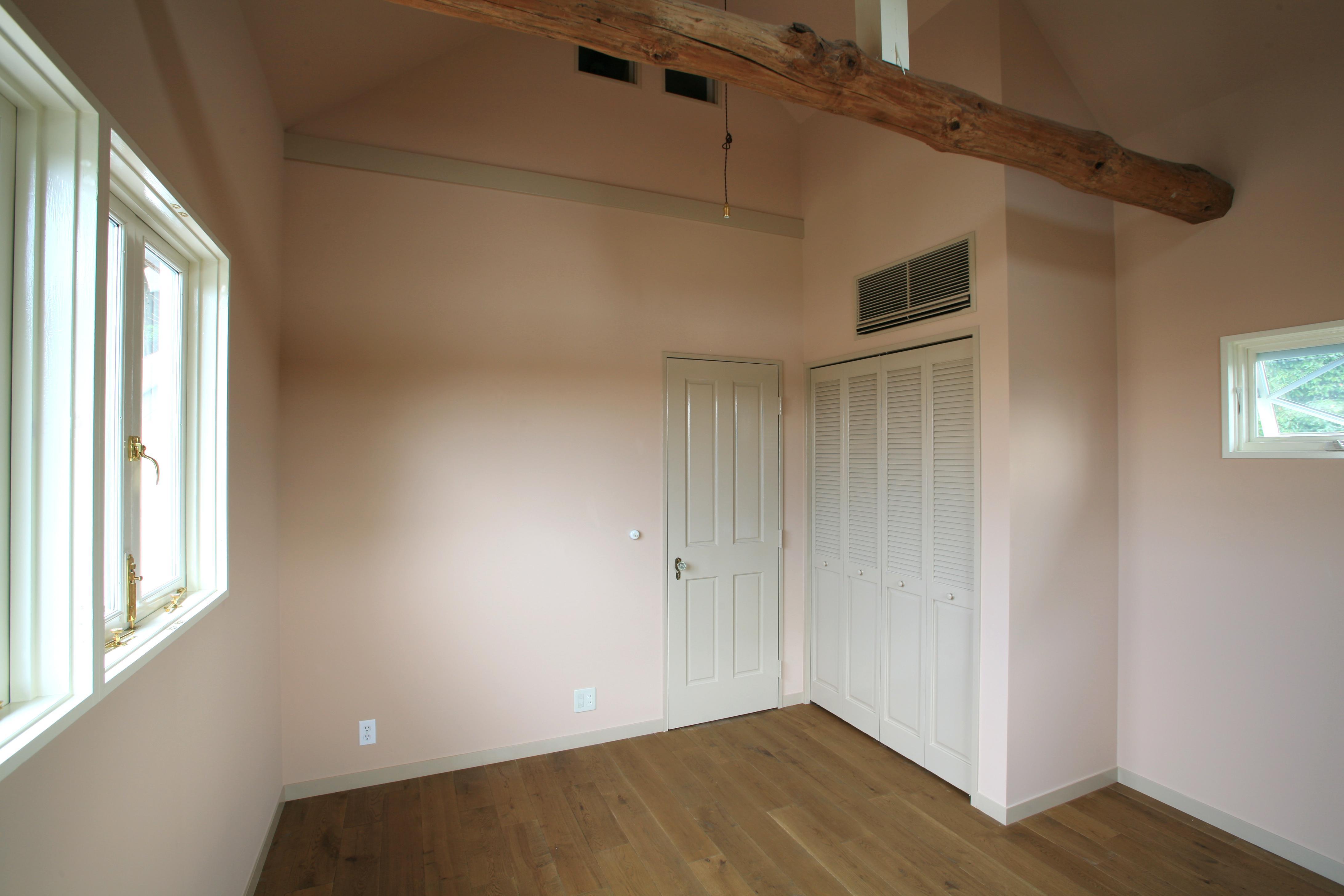 その他事例：淡いピンクの壁紙が可愛い部屋②（M邸）