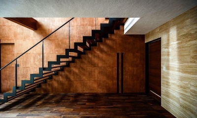 高石の家 (階段室)