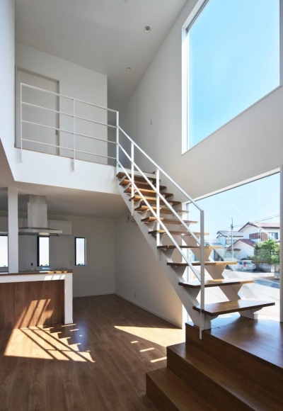 大きな階段 (鶴田の家)