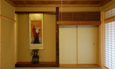 古き記憶を大切に、古材を利用した和空間 (浮づくりの杉板を使った和室2)