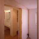 寛の家61の写真 ２階　階段ホール～洗面室